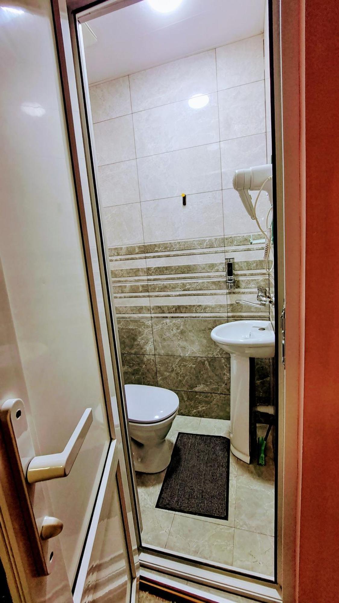Apartment With A Nice Terrace In Old City Center 第比利斯 外观 照片