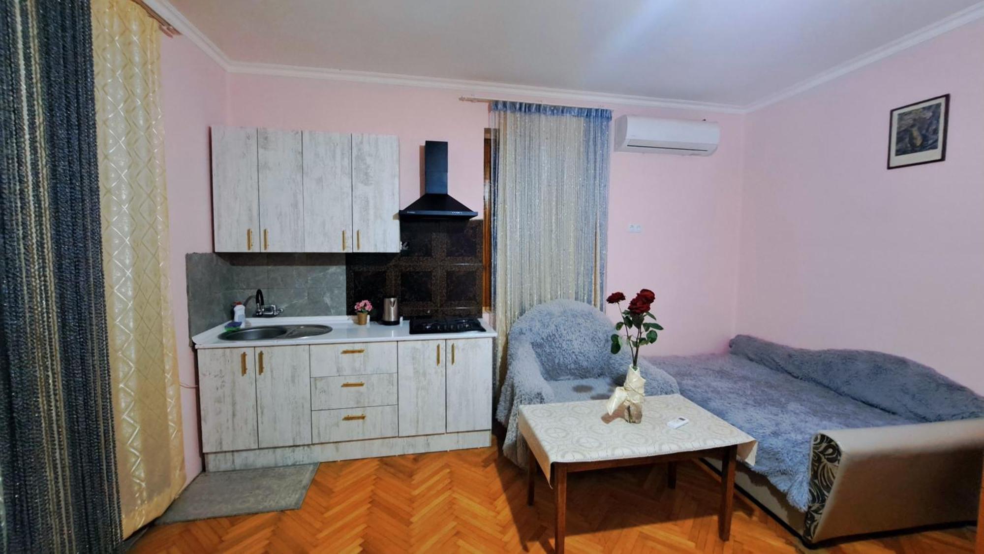 Apartment With A Nice Terrace In Old City Center 第比利斯 外观 照片